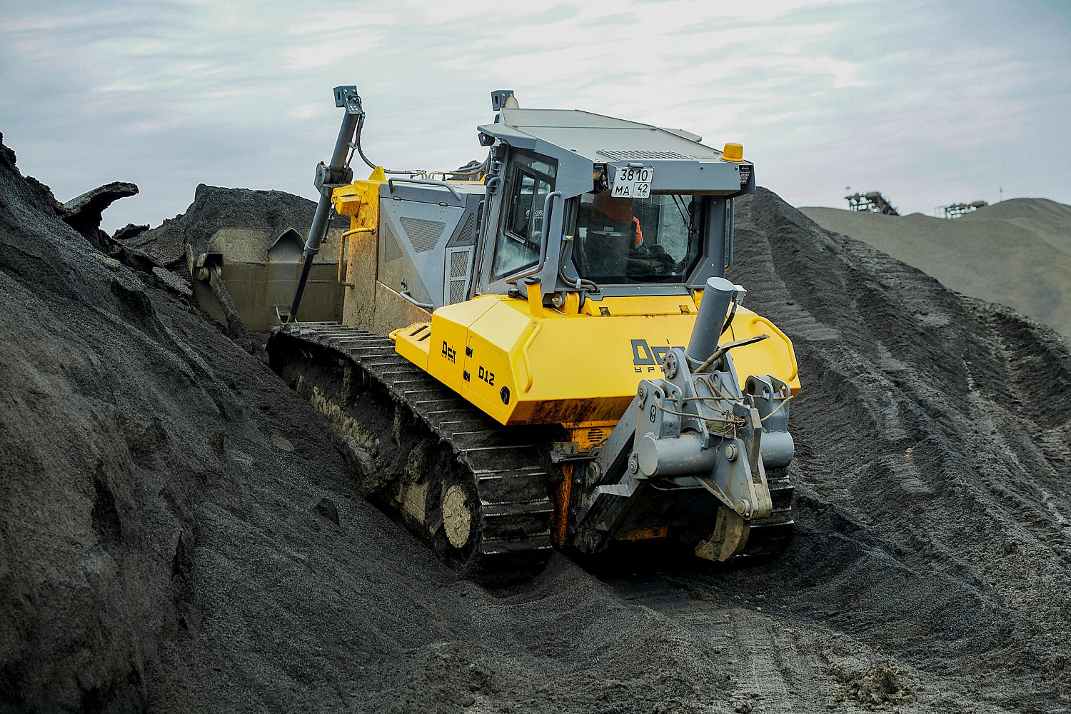 Бульдозер D12