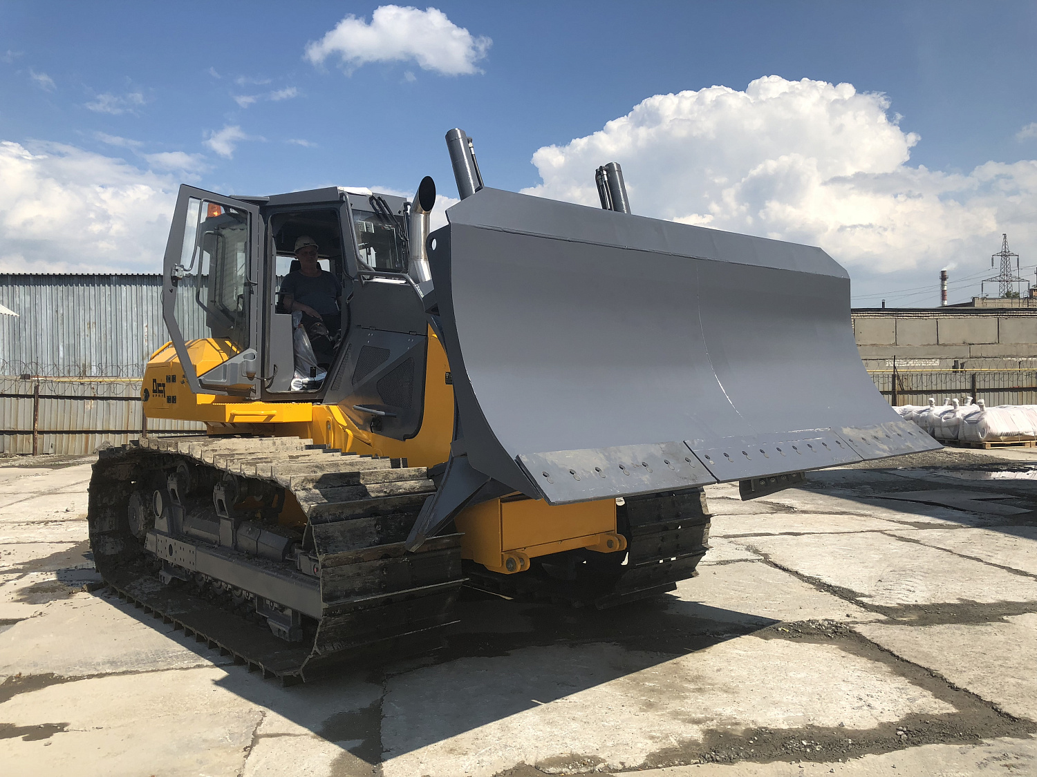 Бульдозер D12 Дорожно-строительный Болотоход/Мелиоративный