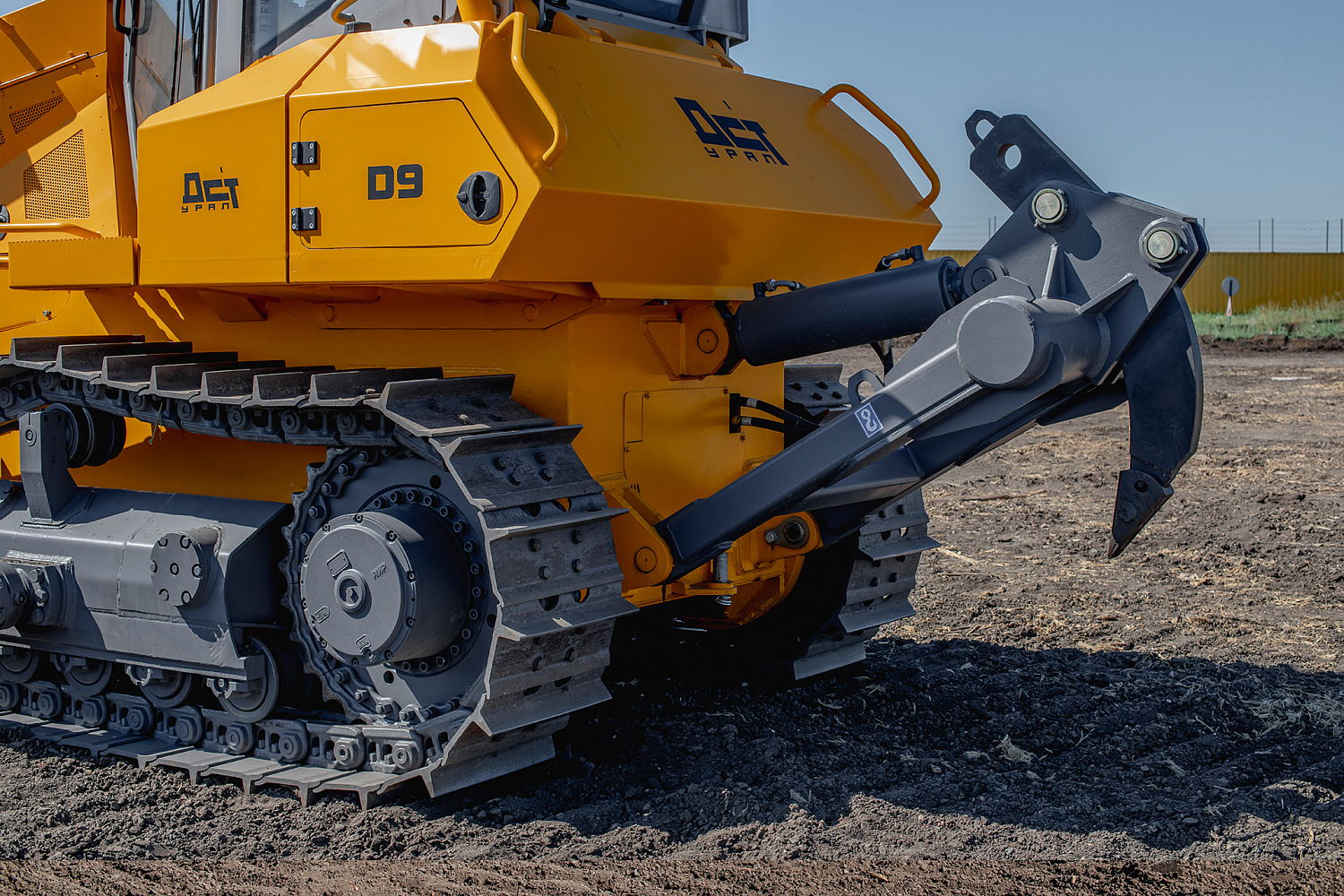 Бульдозер D9