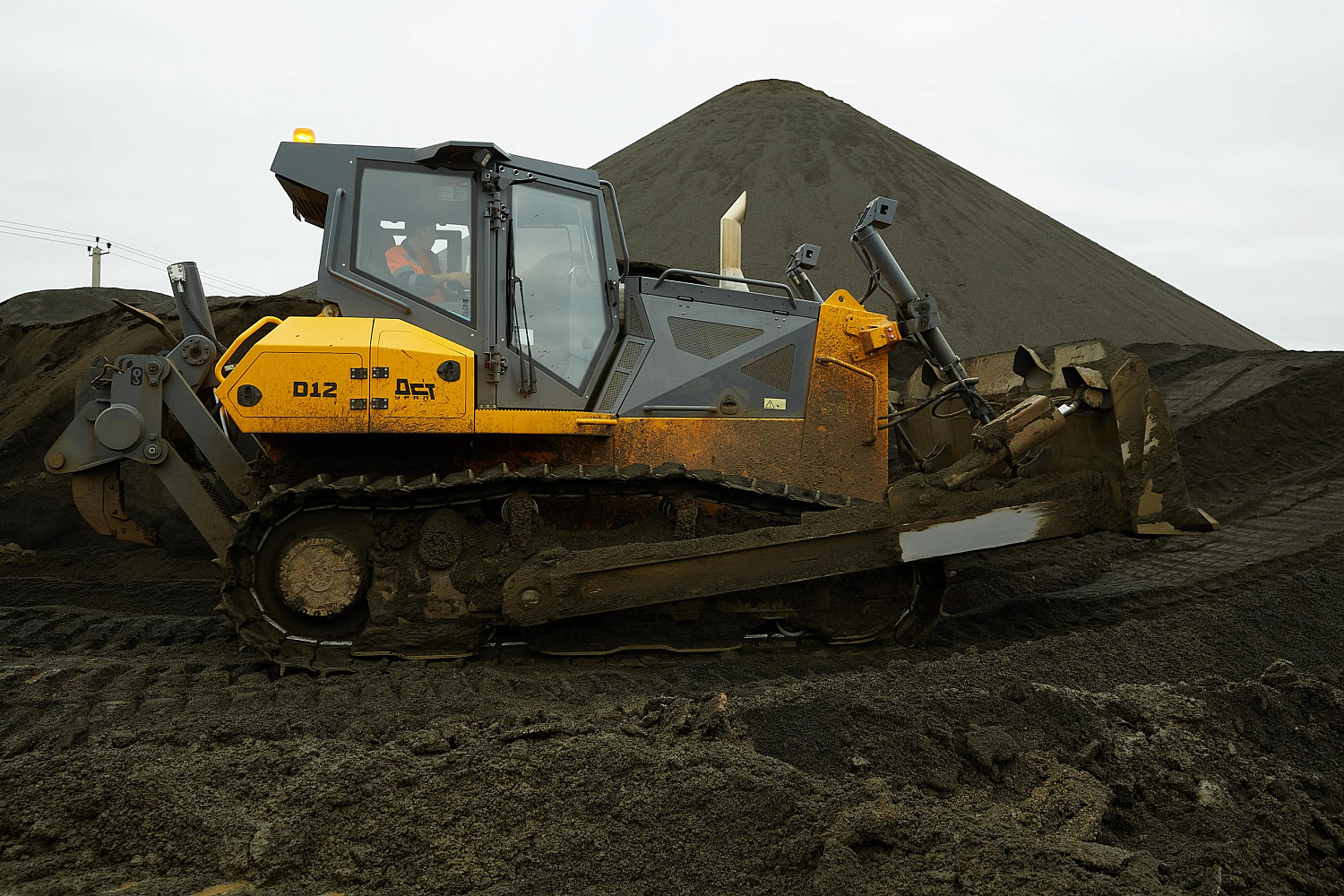 Бульдозер D12