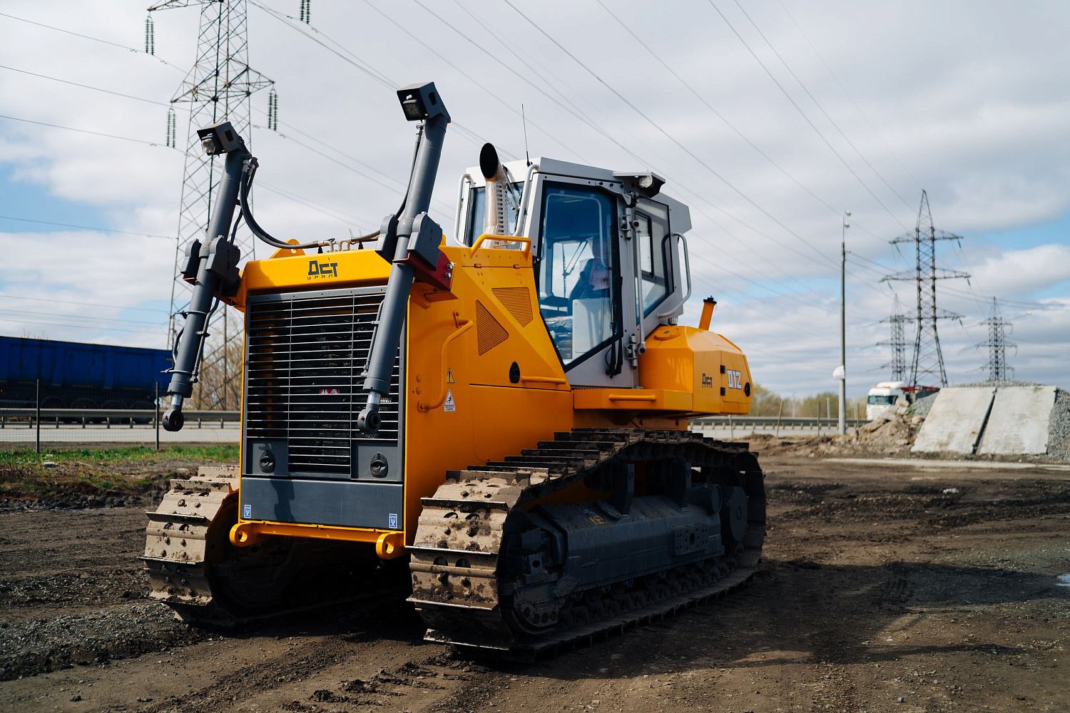 ДСТ-УРАЛ встречает профориентационную экскурсию для 40 челябинских старшеклассников