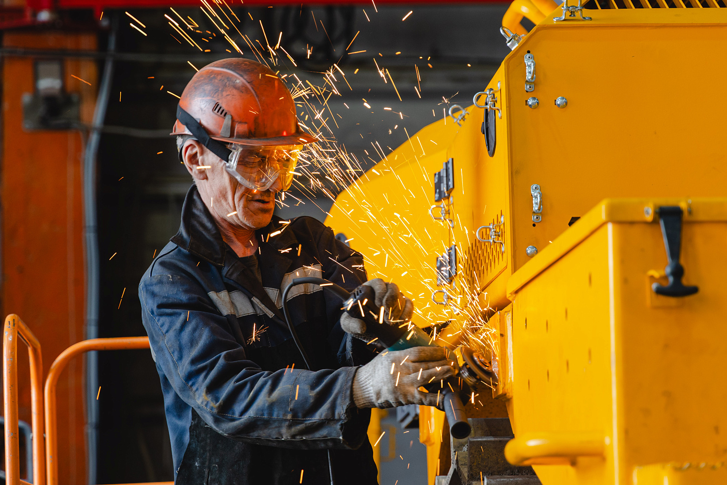 ДСТ-УРАЛ встречает профориентационную экскурсию для 40 челябинских старшеклассников