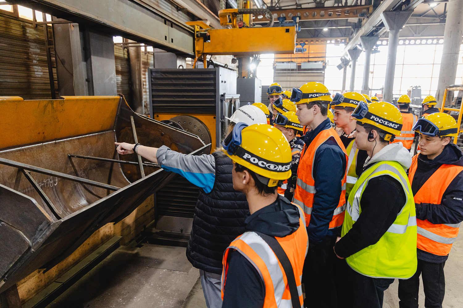 ДСТ-УРАЛ встречает профориентационную экскурсию для 40 челябинских старшеклассников