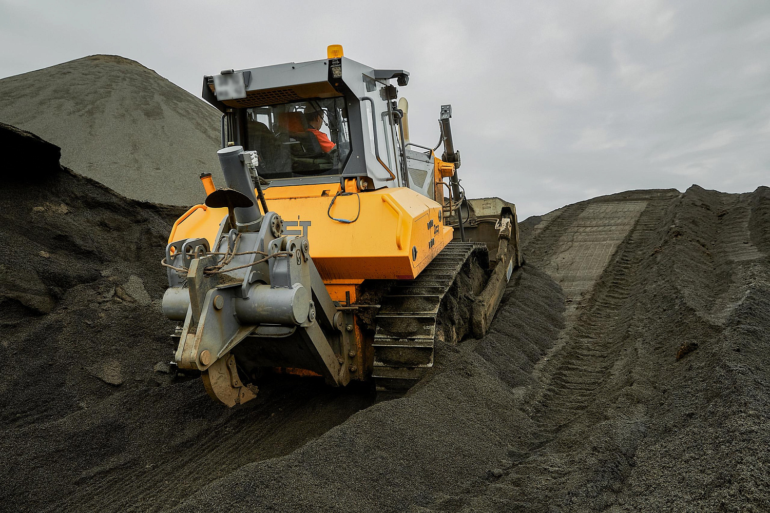 Бульдозер D14