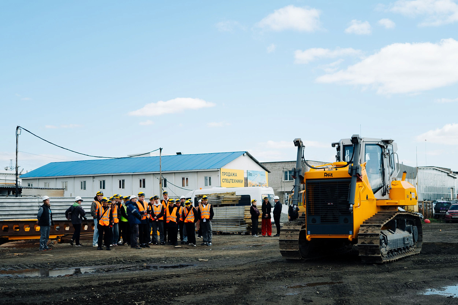 ДСТ-УРАЛ встречает профориентационную экскурсию для 40 челябинских старшеклассников