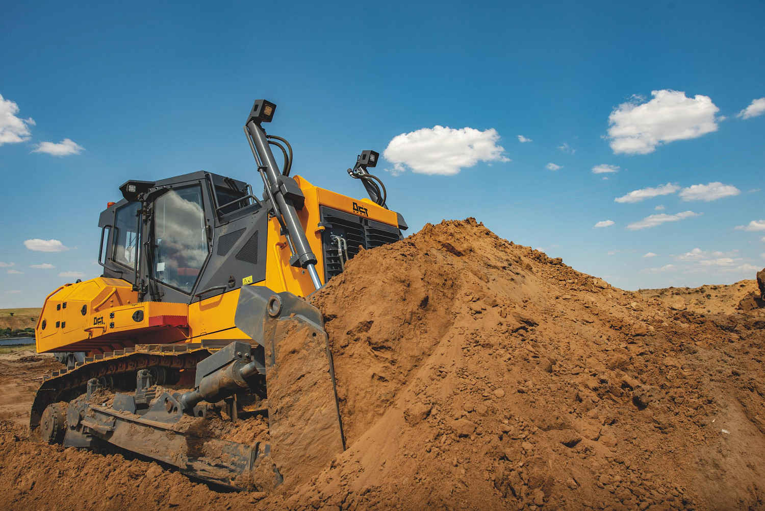 Бульдозер D15